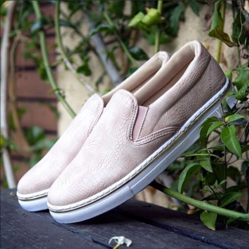 Blush/light pink sneakers